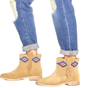 SOLUDOS Suede Embroidered Western Boot Tan